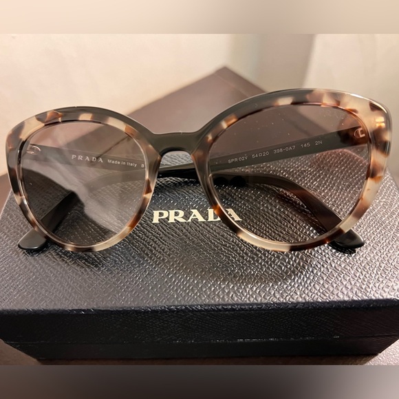 NWOT - authentic Prada sunglasses - Picture 2 of 9